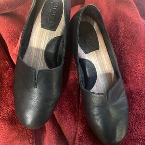 Black Leather Women Shoes